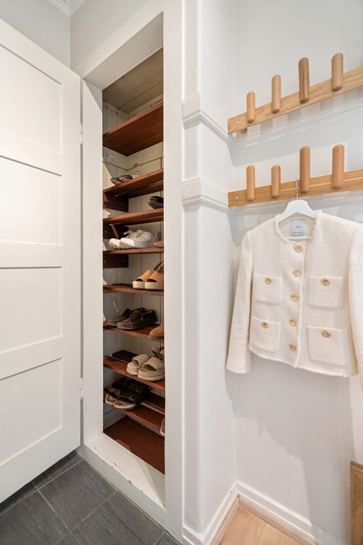 Simple Ways to Organize Your Entryway for a Cozy Welcome